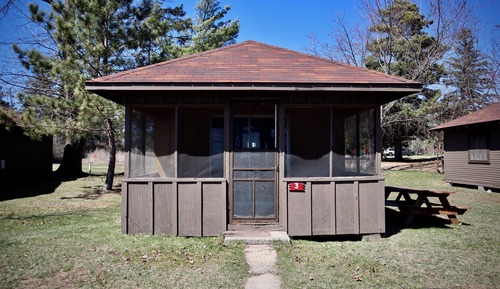 One Room Cottage #3, 2 double beds