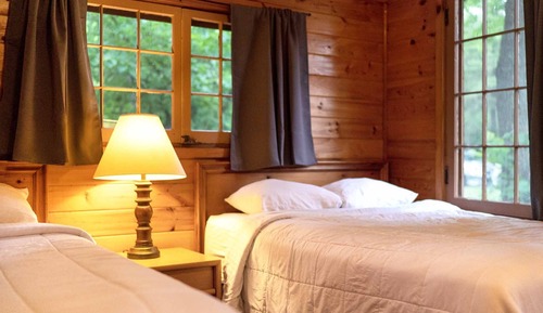 Two Bedroom Cottage #11, 1 queen and 2 double beds