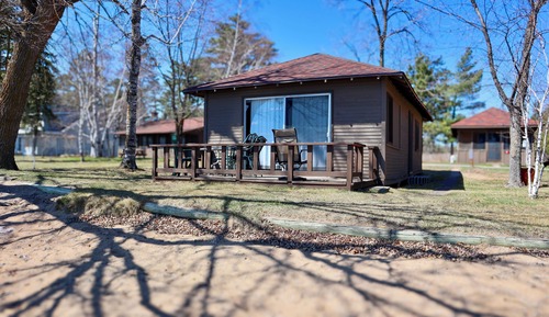 One Bedroom Kitchenette Cottage #6, 2 queen beds