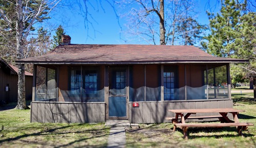 Three Bedroom Cottage #2, 5 beds