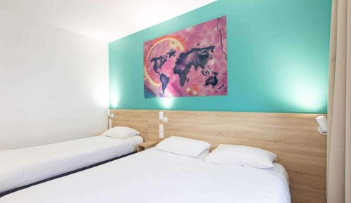 Room, Multiple Beds