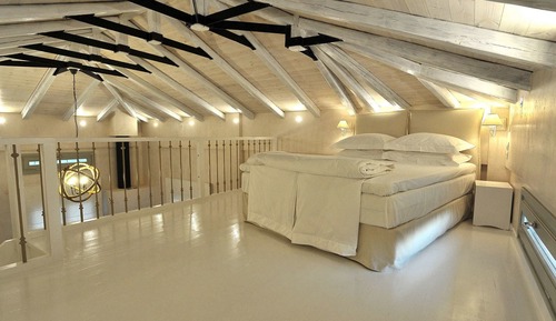 Villa (White)