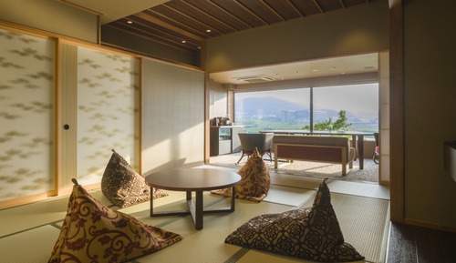 Fukuchi B Japanese Western Room with Open Air Bath, Mt. Fuji View [With Yamanshi Wine Lounge Access]