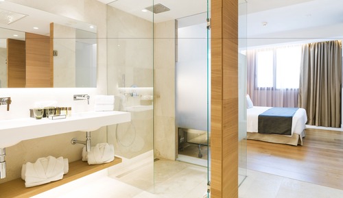 Room, Connecting Rooms