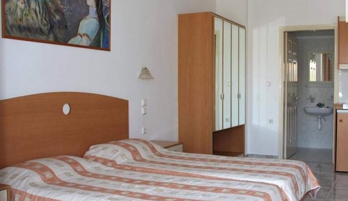 Studio (2 Adults)