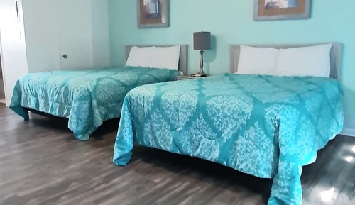 Standard, 2 Queen beds with Kitchen