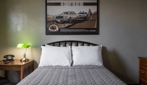 Private Room w/Full Bed & Private Ensuite Bathroom