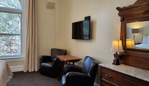 Suite 10 - 1 Bedroom Suite