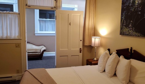 Petite Interior Room, No View