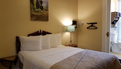 Petite Room 1, No View