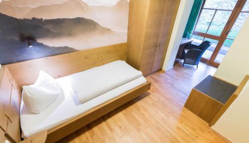 Economy Single Room