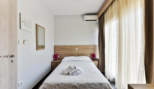 Deluxe Double Room with Balcony and Mountain View