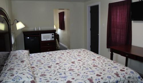 Deluxe King Suite