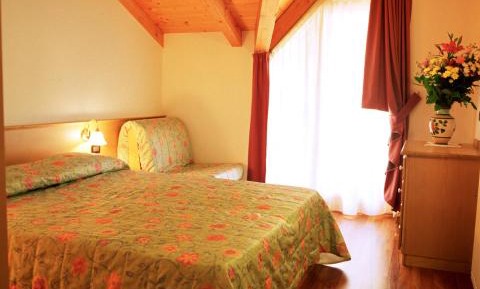 One-Bedroom Apartment with Mountain View (6 Adults)