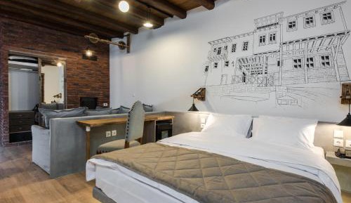 Deluxe Suite