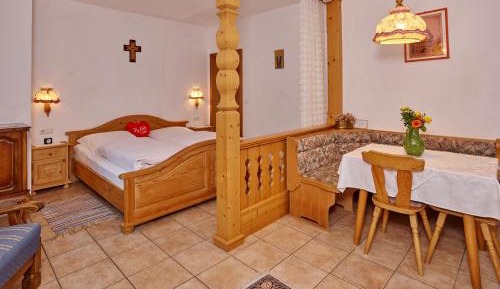 Suite with Mountain View