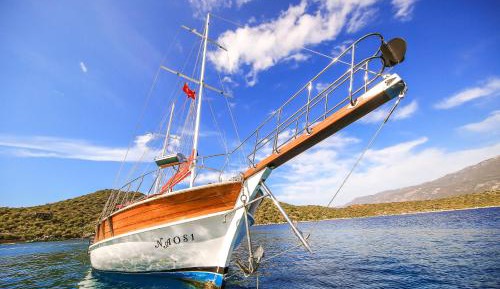 Five-Cabin Boat