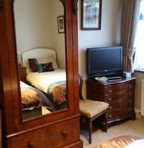 Twin Room with Shared Bathroom