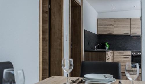 Apartment with Mountain View