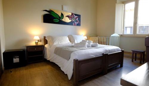 Deluxe Room (2 Adults + 1 Child)