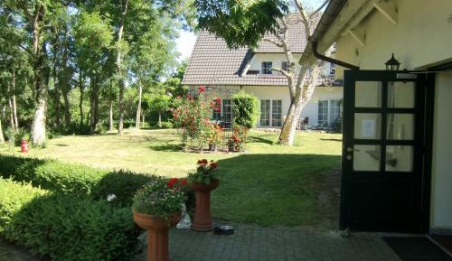 Apartment with Garden View