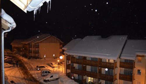 Apartment with Mountain View