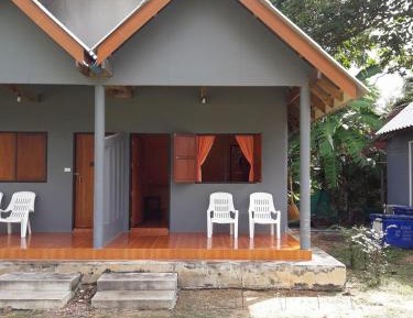 Deluxe Bungalow with Garden View