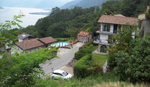 Apartment with Lake View