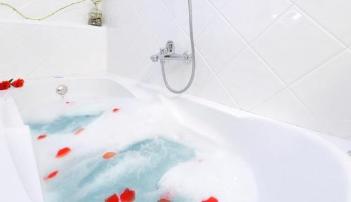 Queen Room with Spa Bath