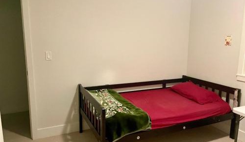 Single Room with Shared Bathroom