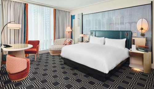 Luxury Corner King Room