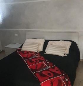 Deluxe Room (2 Adults + 1 Child)