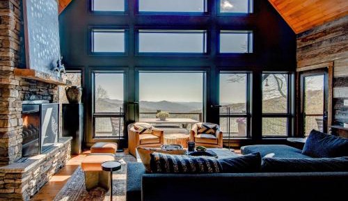 Four-Bedroom Holiday Home