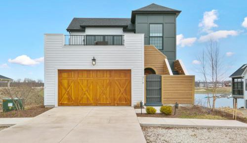 Three-Bedroom Holiday Home 