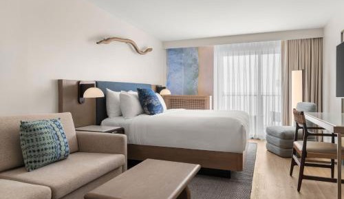 King Room with Sofa Bed and Oceanfront View