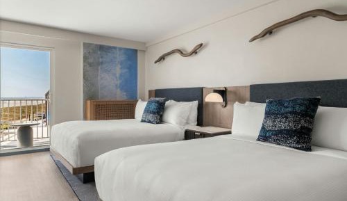 Queen Room with Two Queen Beds, Ocean View and Balcony