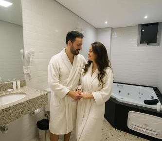 Deluxe Suite with Spa Bath