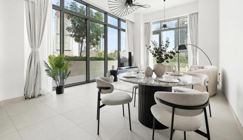 Two-Bedroom Deluxe Apartment with Balcony