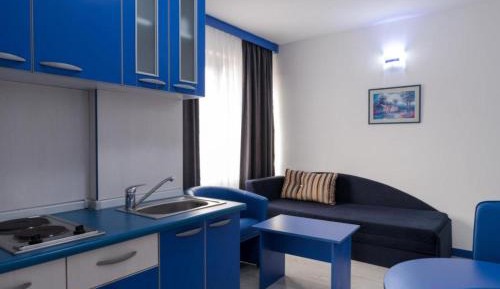 One-Bedroom Apartment with Balcony