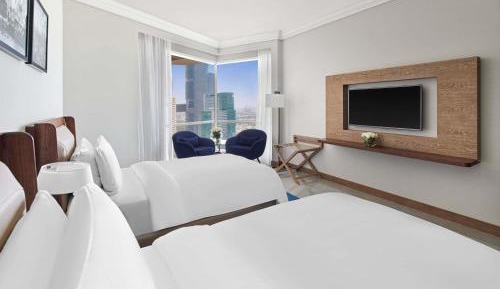 Fairmont Twin Room (Shuttle service to Dubai Mall and to Kite Beach)