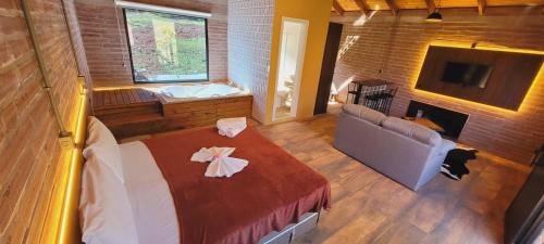 Deluxe Suite with Spa Bath