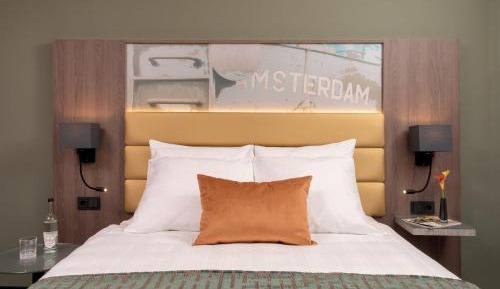 Deluxe King Room Upper Floor