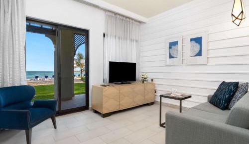 One Bedroom Premium Suite with Beach Access