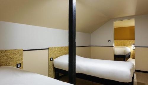 Standard Room with One Double Bed and Two Single Beds