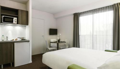 One-Bedroom Apartment (4 Adults)