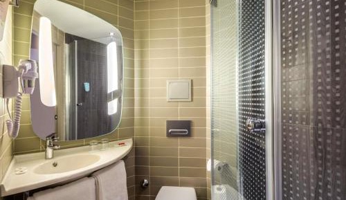 Standard Room With 2 Single Beds