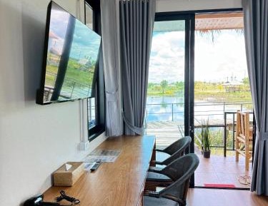 Bungalow - Water Front 