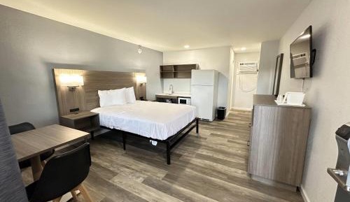 Efficiency Queen Room - Non Smoking/Exterior Hall