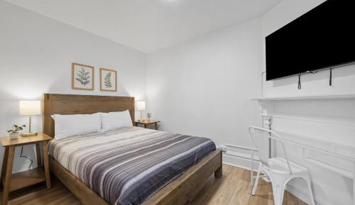 Queen Room with Shared Bathroom
