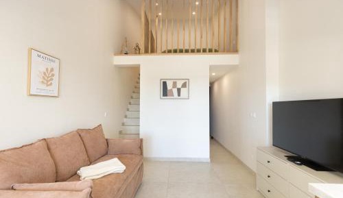 Deluxe One-Bedroom Apartment with Garden View